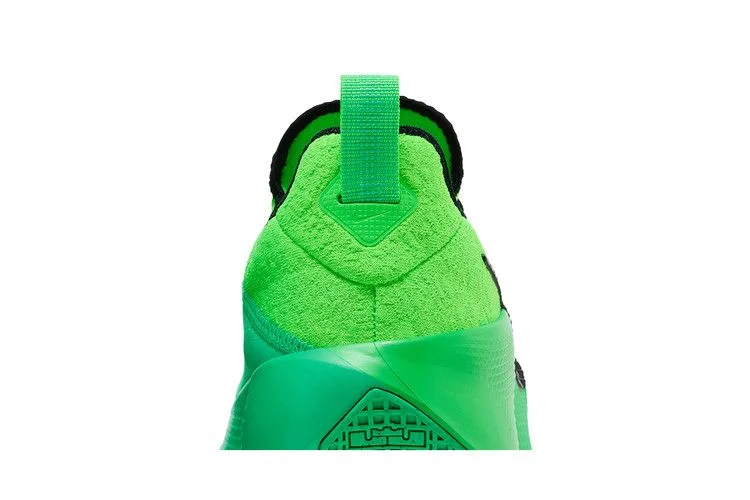Кроссовки Nike LeBron TR 1 'Green Strike'