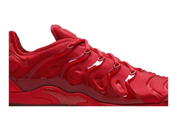 Krossovki-Nike-Air-VaporMax-Plus-Triple-Red-1