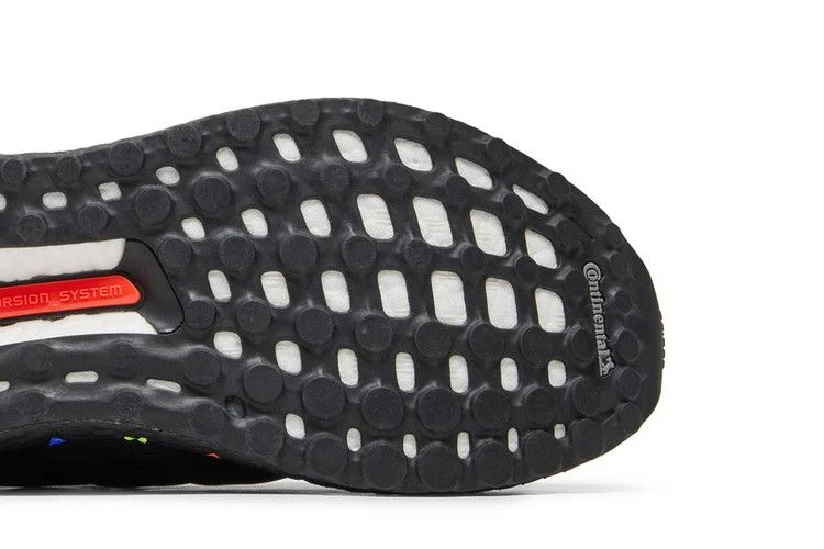 Krossovki-Adidas-UltraBoost-4.0-DNA-Black-Hearts-4
