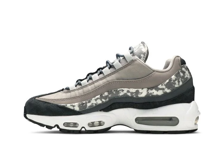 Кроссовки Nike Air Max 95 SE 'Enigma Stone Camo'