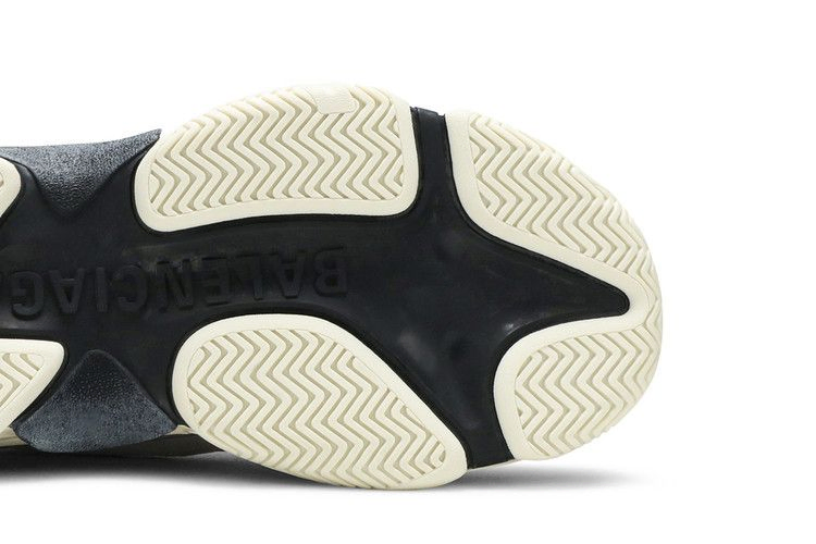 Кроссовки Balenciaga Triple S Sneaker 'Vanille'