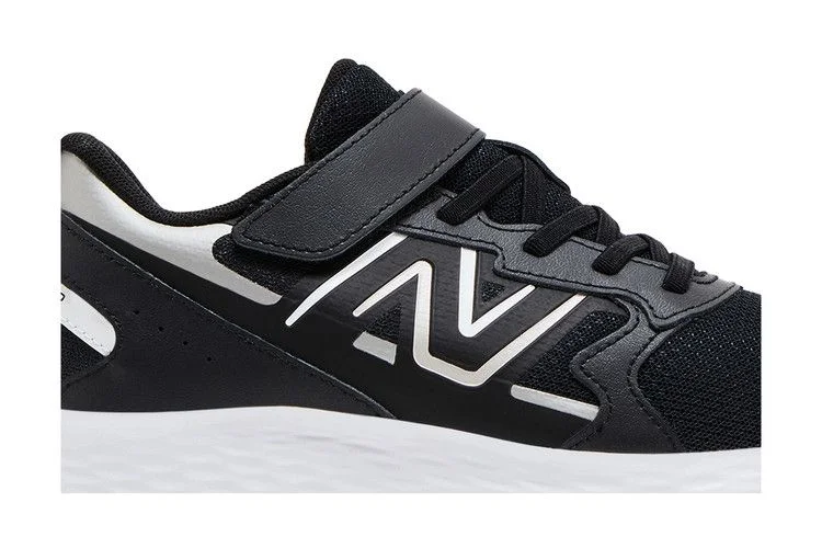 Krossovki-New-Balance-Fresh-Foam-650-Bungee-Lace-Top-Strap-Big-Kid-Black-Metallic-Silver-1