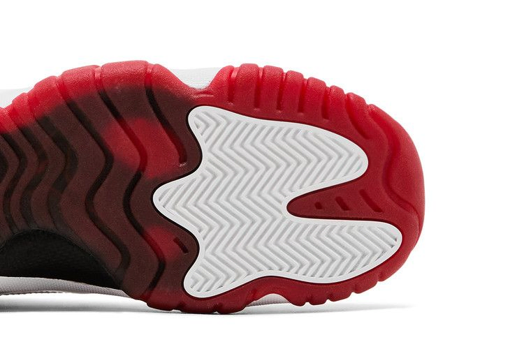 air-jordan-11-retro-low-gs-528896-101_04