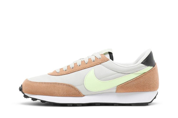 wmns-daybreak-light-bone-barely-volt-ck2351-006_02