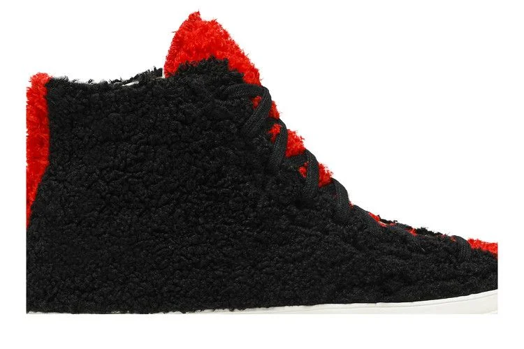 Krossovki-KITH-x-Disney-x-Converse-Chuck-70-Fleece-Mickey-Mouse-1