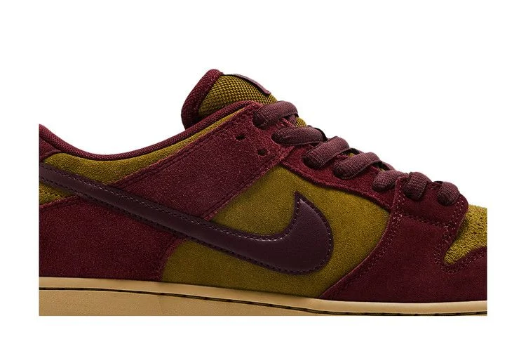 Кроссовки Nike Dunk Low SB 'Dark Team Red Olive Flak'