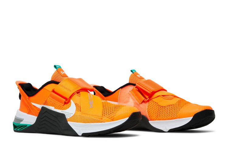 metcon-7-flyease-total-orange-clear-emerald-dh3344-883_07