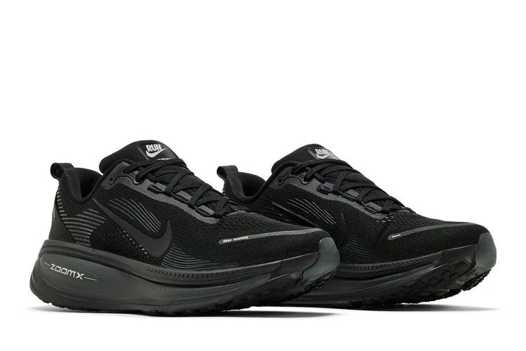 Krossovki-Nike-Vomero-18-Triple-Black-7