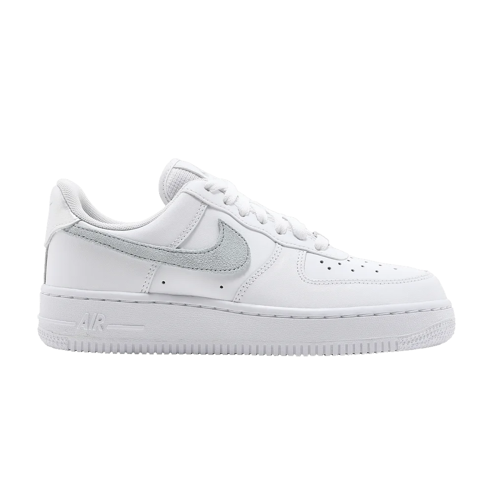 Krossovki-Nike-Wmns-Air-Force-1-07-Glacier-Blue