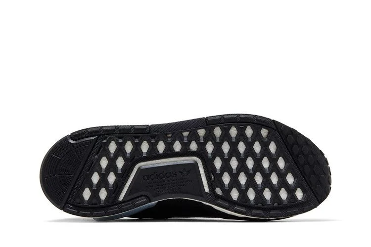 Krossovki-adidas-NMD_V3-Black-White-3