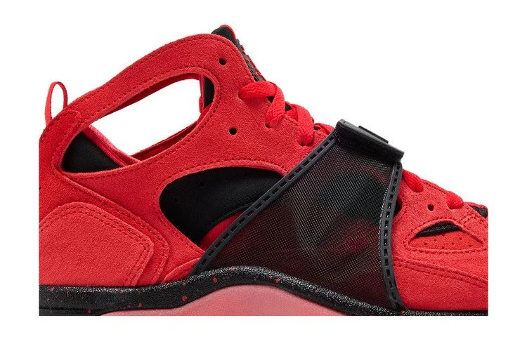 Кроссовки Nike Air Trainer Huarache 'Challenge Red'