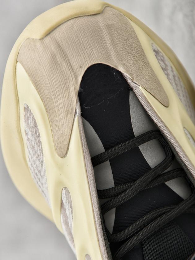 adidas-Yeezy-700-V3-Azael-8