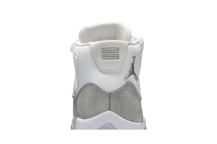 wmns-air-jordan-11-retro-vast-grey-ar0715-100_06