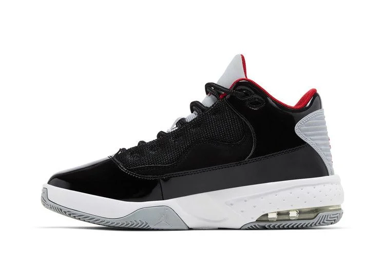 Krossovki-Air-Jordan-Max-Aura-2-GS-Black-Cement-2