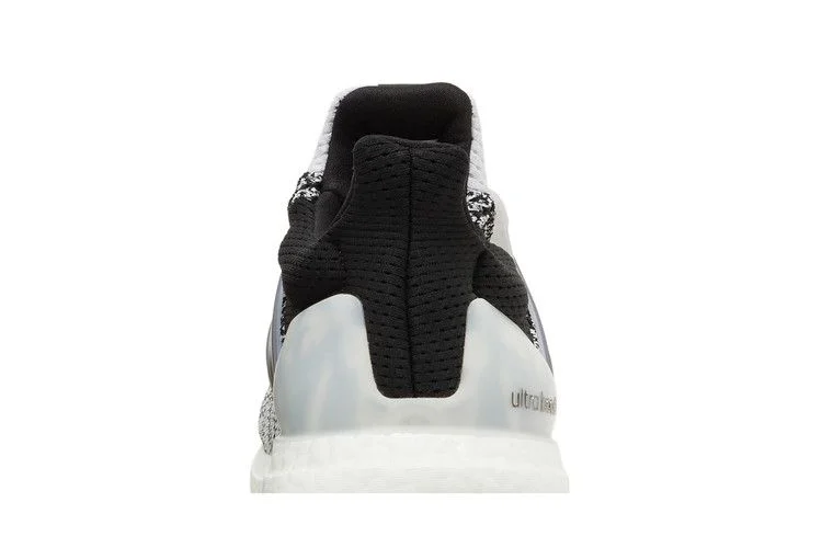 Кроссовки adidas UltraBoost 1.0 DNA 'White Black'