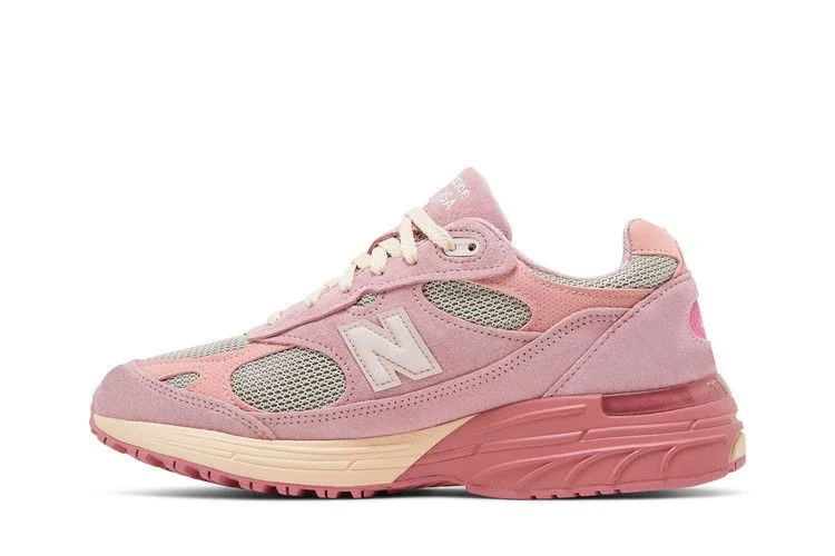 Krossovki-Joe-Freshgoods-x-New-Balance-993-Made-in-USA-Performance-Art-Powder-Pink-2