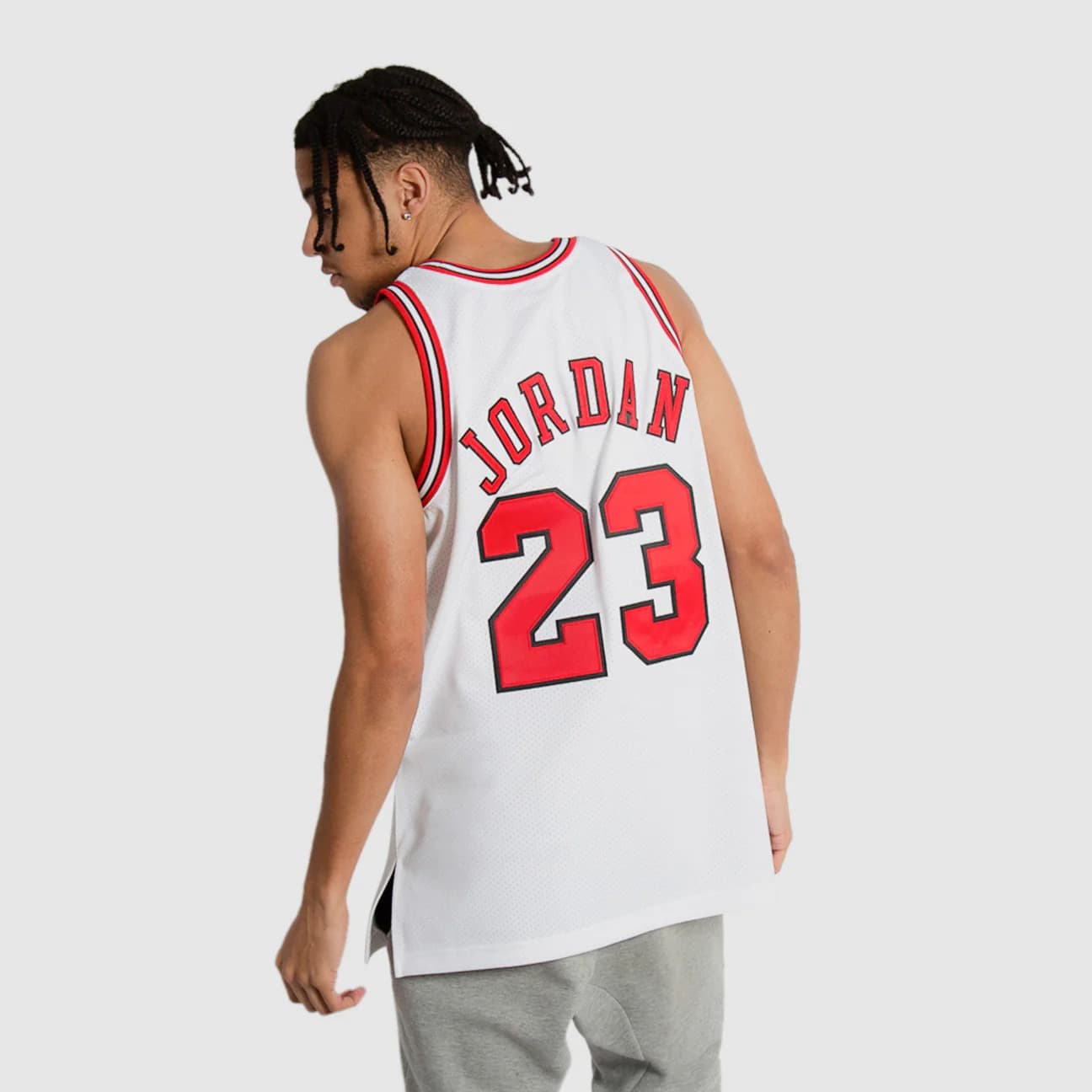 1995-1996-Chicago-Bulls-Michael-Jordan-23-Authentic-Finals-Hardwood-Classic-White-Jersey-2