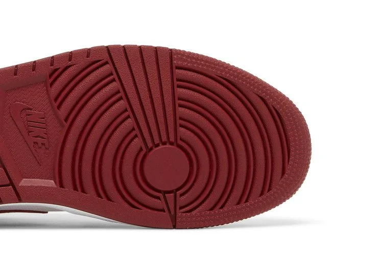 Krossovki-Air-Jordan-1-Low-Gym-Red-Sample-4