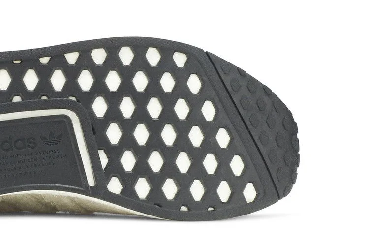 Krossovki-Adidas-NMD_R1-Primeknit-Chalk-White-4