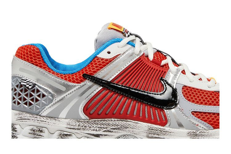 Кроссовки Nike Wmns Air Zoom Vomero 5 'Gundam'