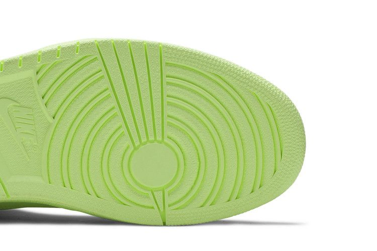Кроссовки Wmns Air Jordan 1 High PRM 'Barely Volt'
