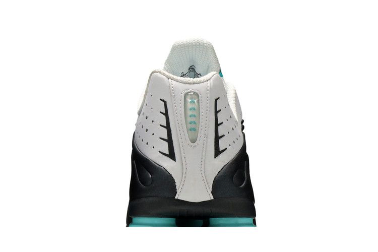 Кроссовки Nike Shox R4 'Black Metallic Silver'