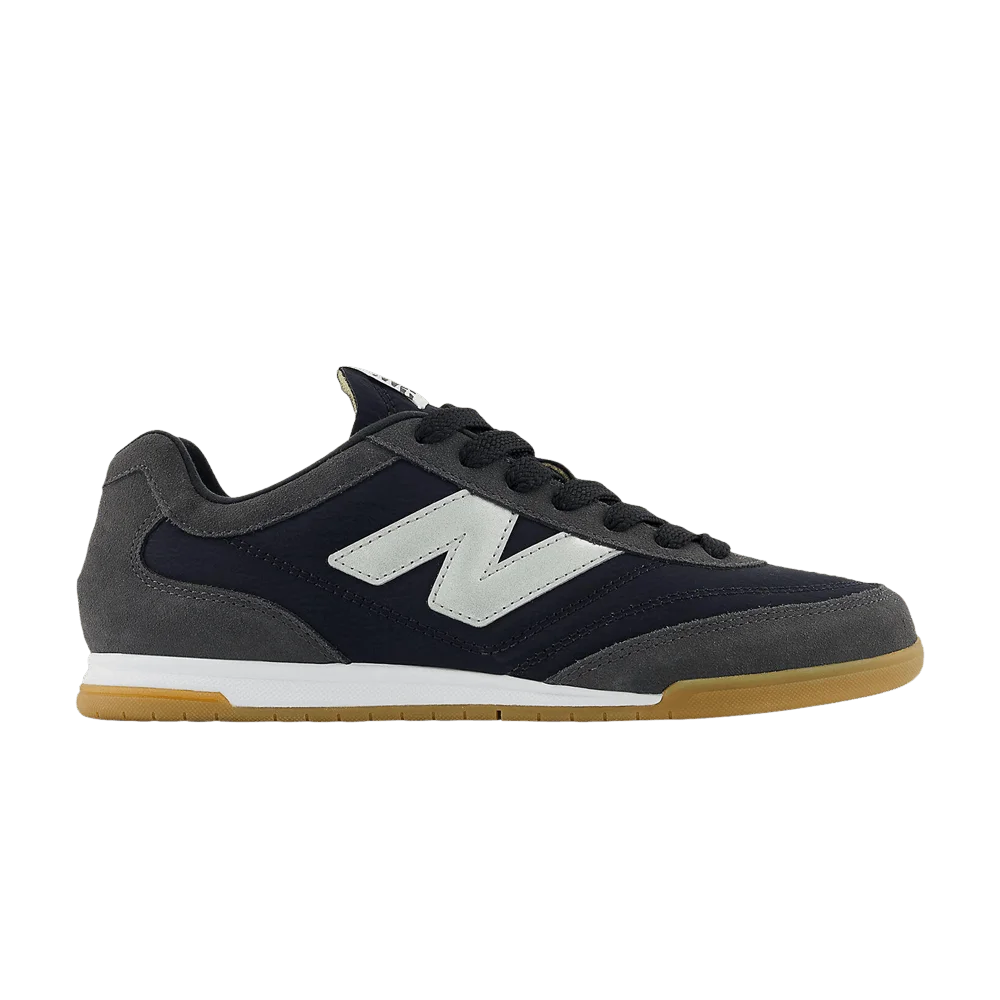 Krossovki-New-Balance-RC42-Black-Silver