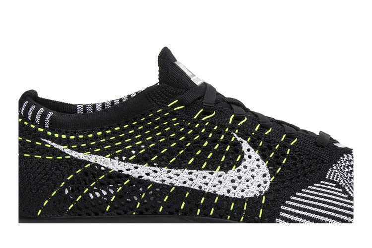 flyknit-rcer-526628-011_01