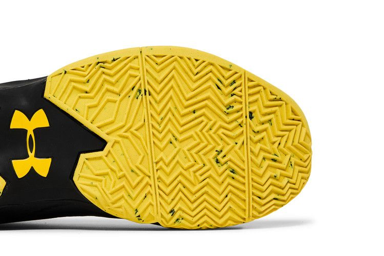 curry-2-black-knight-1259007-006_04