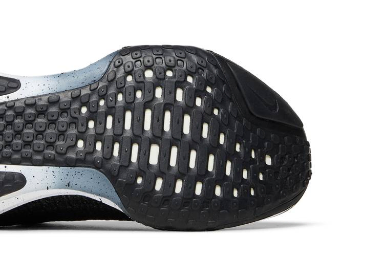 Кроссовки Nike ZoomX Invincible Run Flyknit 3 'Oreo'