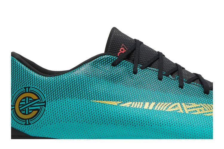 mercurial-vapor-12-academy-cr7-fg-mg-the-pride-of-portugal-aj3721-390_01
