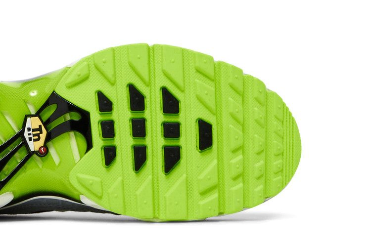 air-max-plus-gs-reflective-logo-white-volt-cd0609-015_04