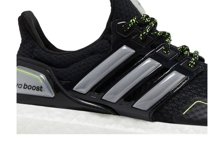 wmns-ultraboost-1-0-black-team-solar-yellow-id1749_01