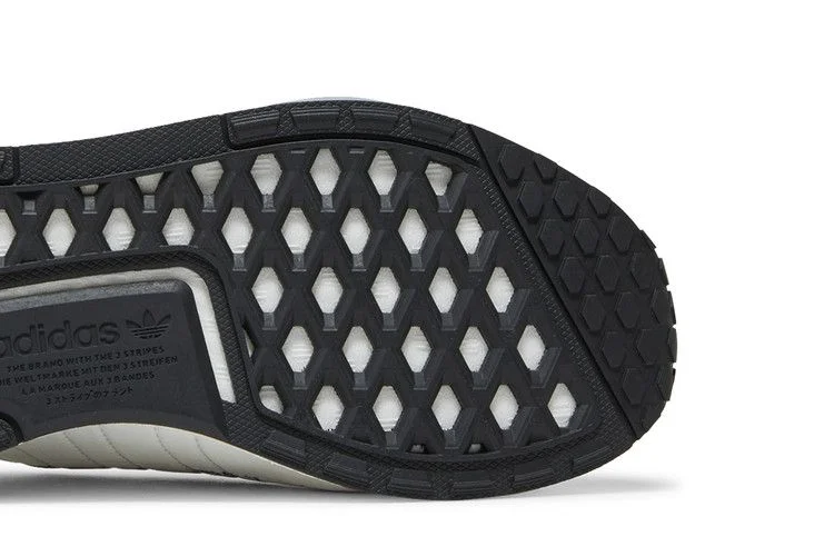 Krossovki-adidas-NMD_V3-White-Black-4