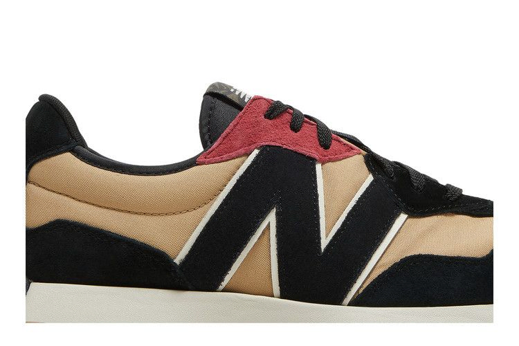 Кроссовки New Balance 327 'Chinese New Year - Black Workwear'