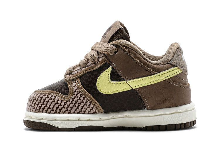 undefeated-x-dunk-low-sp-td-canteen-dj4307-200_02
