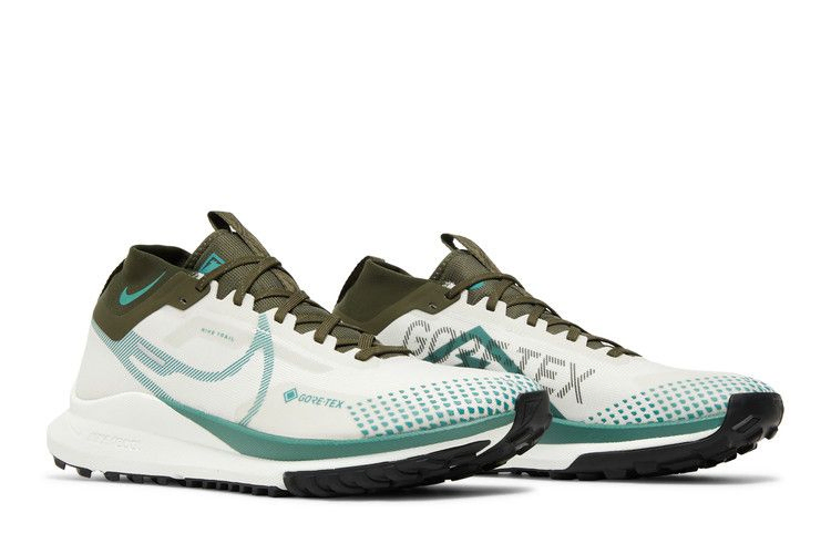 react-pegasus-trail-4-gore-tex-light-bone-cargo-khaki-fb2193-001_07