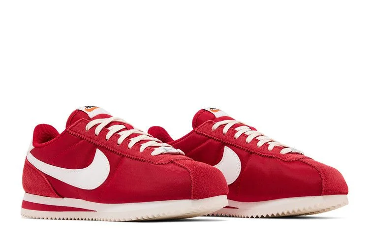 Krossovki-Nike-Wmns-Cortez-Gym-Red-7
