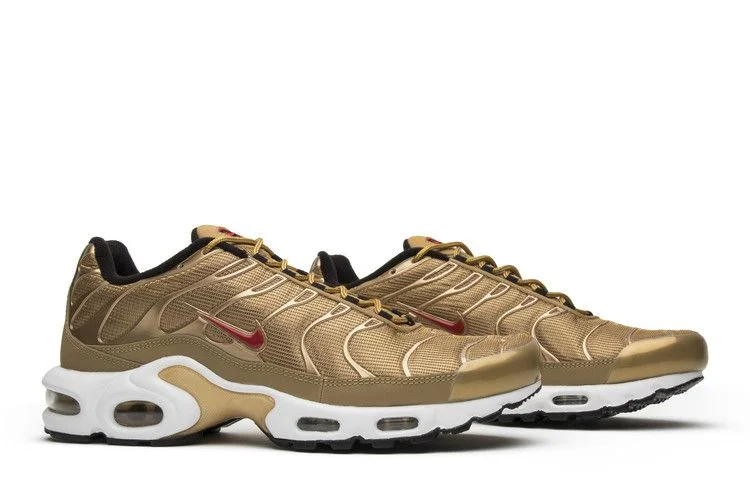 Krossovki-Nike-Air-Max-Plus-QS-Metallic-Gold-7