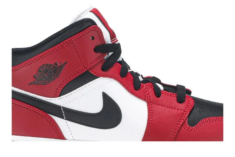 Кроссовки Air Jordan 1 Mid GS 'Chicago Black Toe'