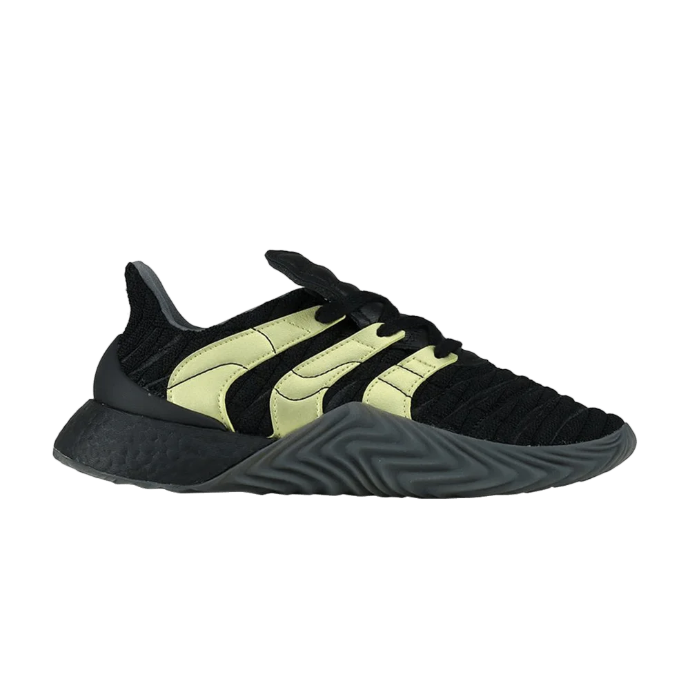 Krossovki-Adidas-Sobakov-Boost-Black-Gold