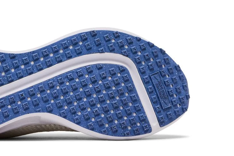 Кроссовки Nike Wmns Interact Run 'Light Bone Bright Mandarin'