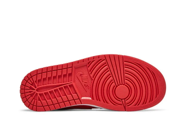 Кроссовки Wmns Air Jordan 1 Mid SE 'University Red Pomegranate'