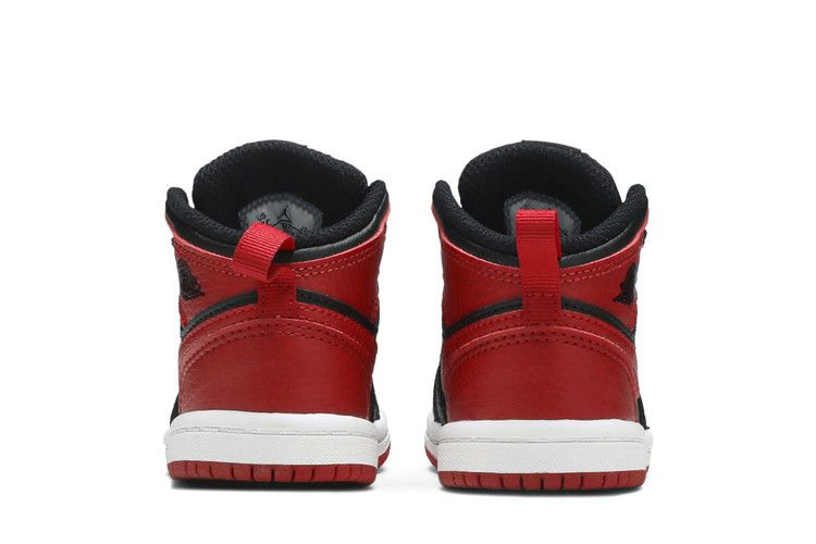 air-jordan-1-mid-td-banned-640735-074_05