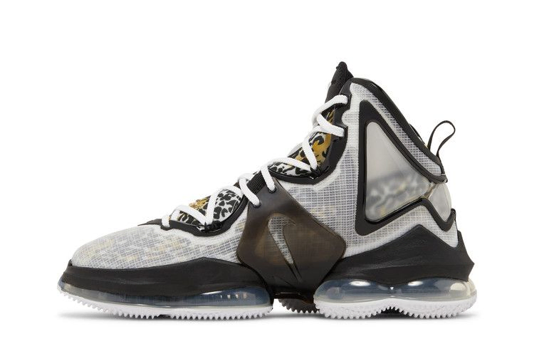 Кроссовки Nike LeBron 19