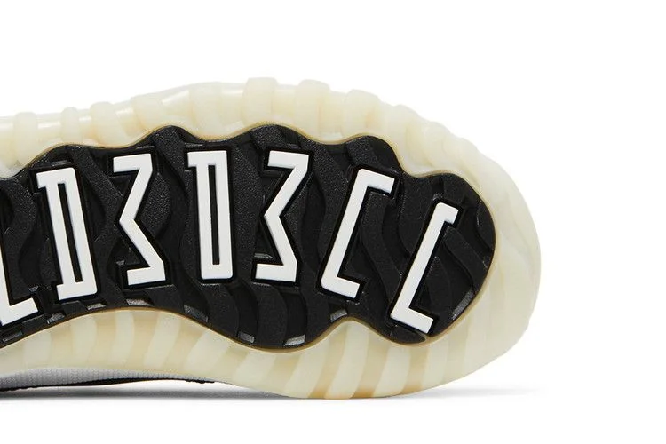Krossovki-Air-Jordan-11-Retro-Low-TD-72-10-4