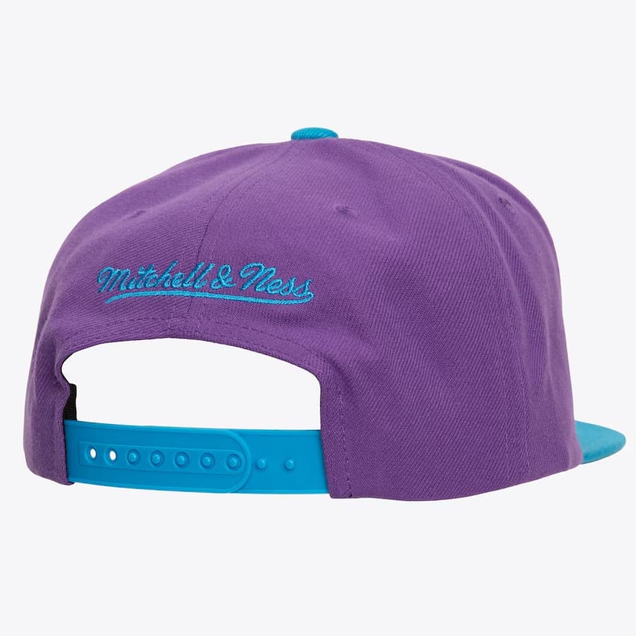 Бейсболка Mitchell & Ness Purple Chicago Bulls 1991-92 NBA Finals Champions Flipside Snapback Hat