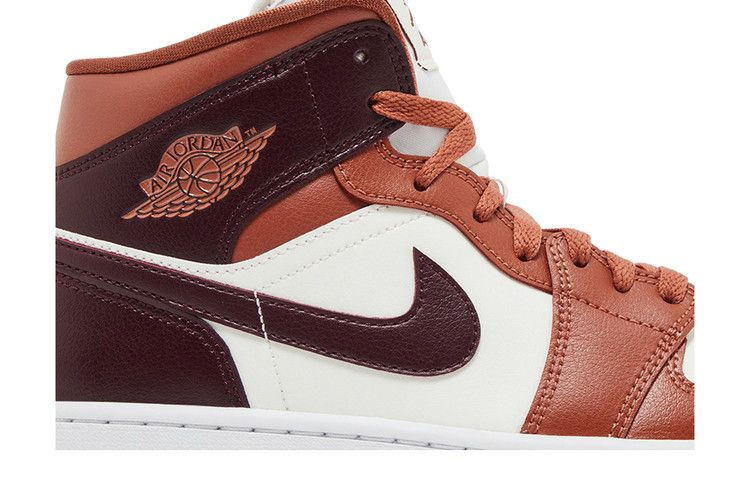 Кроссовки Wmns Air Jordan 1 Mid 'Dusty Peach'