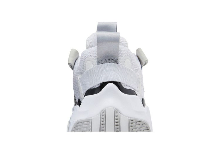 Кроссовки Adidas Exhibit B 'White Black'