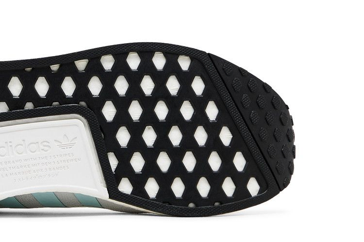 nmd_r1-v2-white-almost-blue-gw4707_04